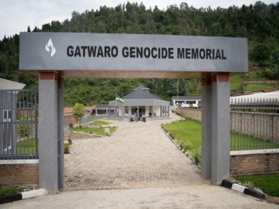 Le mémorial du génocide de Gatwaro, à Kibuye dans l'ouest du Rwanda, construit sur le site des massacres du stade Gatwaro - Simon Wohlfahrt [AFP]