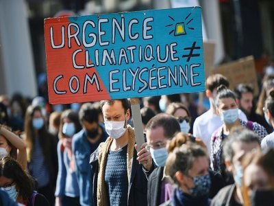 Manifestation pour une "vraie loi climat", le 28 mars 2021 à Paris - Christophe ARCHAMBAULT [AFP]