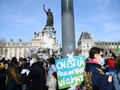 Manifestation Place de la République à Paris pour une "vraie loi climat", le 28 mars 2021 - Christophe ARCHAMBAULT [AFP]