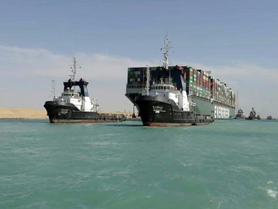 Photo fournie par l'Autorité du canal de Suez montrant l'Ever Given après sa remise à flot, le 29 mars 2021 - - [SUEZ CANAL AUTHORITY/AFP]