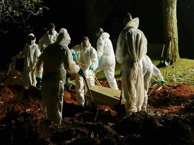 Le Brésil a vécu en mars le mois le plus meurtrier depuis le début de la pandémie, avec plus de 66.000 morts - Miguel SCHINCARIOL [AFP]