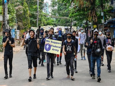 Manifestation contre la junte le 3 avril 2021 à Rangoun - STR [AFP]