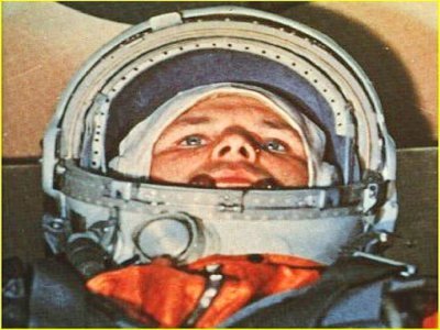 Le cosmonaute Youri Gagarine à bord de la fusée Vostok-1, le 12 avril 1961 à Baïkonour - - [HO/AFP/Archives]