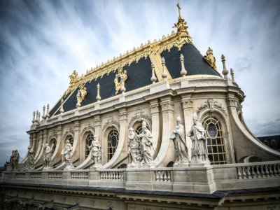 Le toit de la chapelle royale du château de Versailles  après sa rénovation le 6 avril 2021 - STEPHANE DE SAKUTIN [AFP]