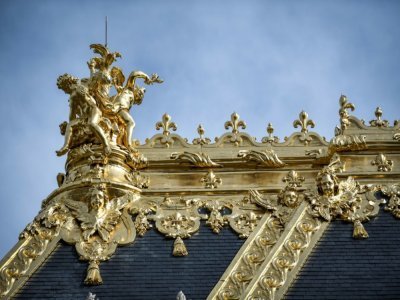 Les dorures et bas-reliefs restaurés de la chapelle royale du château de Versailles, le 6 avril 2021 - STEPHANE DE SAKUTIN [AFP]