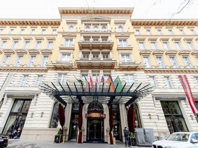 L'hôtel où ont lieu les discussions à Vienne, en Autriche, le 6 avril 2021 - JOE KLAMAR [AFP]