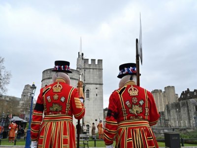 Des gardes de la Tour de Londres au lendemain du décès du prince Philip, le 10 avril 2021 - Glyn KIRK [AFP]