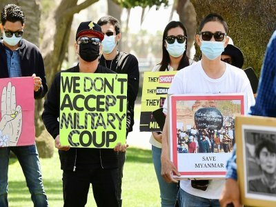 Rassemblement à Santa Monica (Californie)  le 10 avril 2021 pour réclamer une intervention de l'ONU en Birmanie et pour dénoncer le coup d'état militaire - Frederic J. BROWN [AFP]