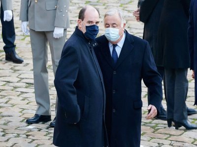 Le Premier ministre Jean Castex (G) et le président du Sénat Gérard Larcher le 26 novembre 2020 à Paris - Ludovic MARIN [AFP/Archives]