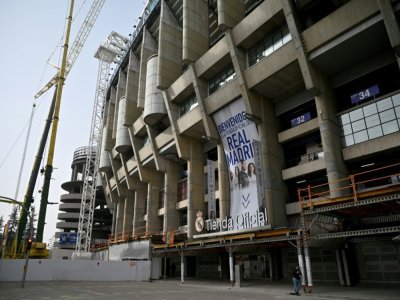 Le stade Santiago Bernabeu, celui du Real Madrid, en pleine rénovation le 4 mars 2021 à Madrid - Gabriel BOUYS [AFP/Archives]