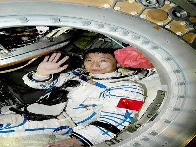 L'astronaute chinois Yang Liwei à son atterrissage en Mongolie-Intérieure le 16 octobre 2003 - XINHUA [XINHUA/AFP/Archives]
