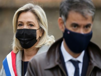 Marine Le Pen et Olivier Faure assistent à Rambouillet le 30 avril 2021 à l'hommage national en mémoire de Stéphanie Monfermé - Ludovic MARIN [POOL/AFP]