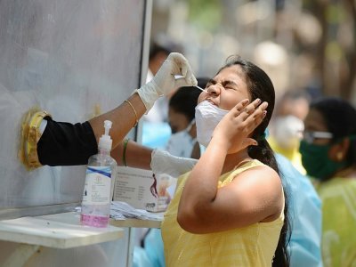 Test PCR à Hyderabad, le 3 mai 2021 à Hyderabad, en Inde - NOAH SEELAM [AFP]