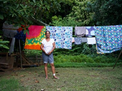 Tina Pavaouau, habitante de l'archipel des Gambier, en Polynésie française, photographiée le 21 avril 2021, est née un mois après le premier tir nucléaire d'Aldebaran le 2 juillet 1966 - Suliane FAVENNEC [AFP]