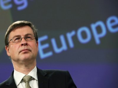 Le vice-président de la Commission européenne, Valdis Dombrovskis, lors d'une conférence de presse le 5 mai 2021, à Bruxelles - YVES HERMAN [POOL/AFP/Archives]