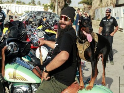 Pour le président du club, la moto est un moyen de montrer sa ville sous un nouveau jour - Abdullah DOMA [AFP]