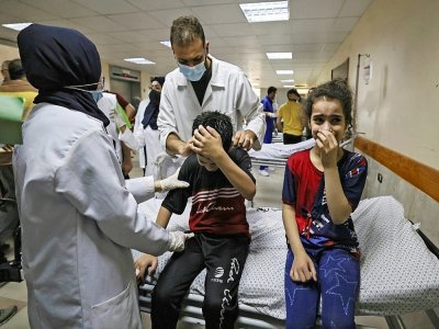 Dans l'hôpital Al-Shifa de Gaza après un raid israélien, le 17 mai 2021 - MAHMUD HAMS [AFP]