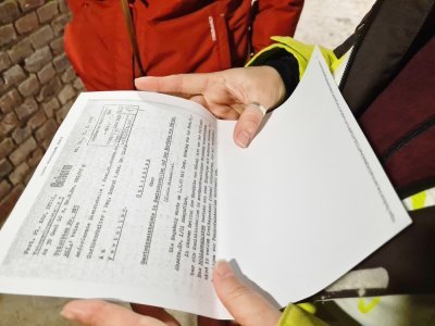 Le document, rédigé en allemand, est un rapport d'inspection sur les lieux à la suite d'un éboulement.