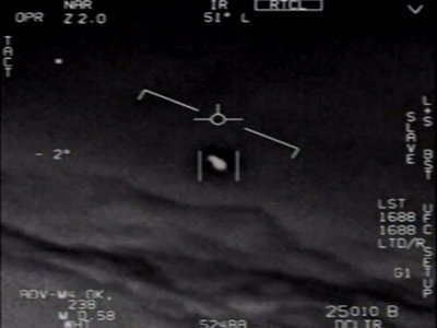 Image vidéo diffusée le 28 avril 2020 par le département de la Défense américain de "phénomènes aériens non-identifiés" observés par des pilotes de l'US Navy - Handout [DoD/AFP/Archives]