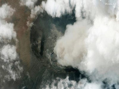 Image satellite diffusée le 25 mai 2021 par Maxar Technologies du volcan Nyiragongo, près de Goma, après son éruption - Handout [Satellite image ©2021 Maxar Technologies/AFP]