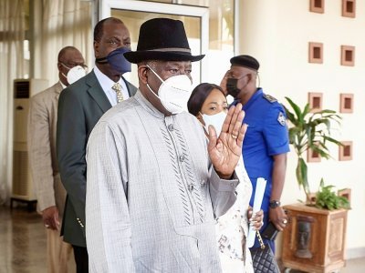 L'ancien président nigérian et chef de la délégation de la Cédéao, Goodluck Jonathan, le 25 mai 2021 à Bamako, au Mali - Michele Cattani [AFP]