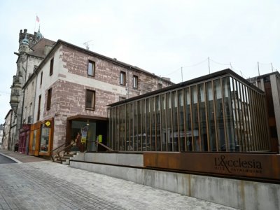 Vue générale du bâtiment constituant l'Ecclesia, centre d'exposition de vestiges mérovingiens, à Luxeuil-les-bains, le 26 mai 2021 - SEBASTIEN BOZON [AFP]
