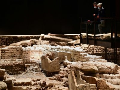 Des sarcophages mérovingiens visibles à l'Ecclesia, centre d'exposition ouvert à Luxeuil-les-bains, le 26 mai 2021 - SEBASTIEN BOZON [AFP]
