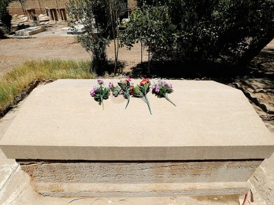 Photo prise le 18 mai 2021 montrant la tombe de la Britannique Gertrude Bell, artisane de la formation de l'Irak moderne, dans le cimetière protestant de Bagdad - AHMAD AL-RUBAYE [AFP]