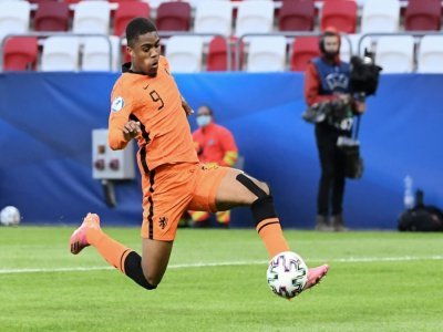 L'attaquant néerlandais, Myron Boadu, double la mise dans le temps additionnel face à la France, battue 2-1 en quart de finale de l'Euro-Espoirs, le 31 mai 2021 à Budapest - Attila KISBENEDEK [AFP]