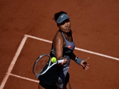 La jouesue japonaise de tennis Naomi Osaka lors de son match contre la Roumaine Patricia Maria Tig lors du premier tour du tournoi de Roland Garros, le 30 mai 2021 à Paris - MARTIN BUREAU [AFP]