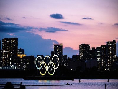Vue des anneaux olympiques dans la baie de Tokyo le 31 mai 2021 - Charly TRIBALLEAU [AFP]