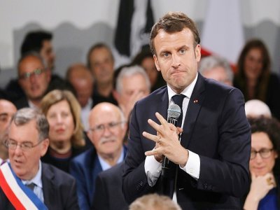 Emmanuel Macron lors d'une session du Grand débat national, en avril 2019, en étape en Corse, à Cozzano - Ludovic MARIN [AFP/Archives]