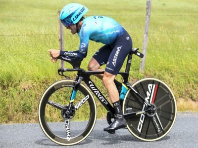 L'Espagnol Ion Izagirre lors de la 4e étape du Critérium du Dauphiné, un contre-la-montre entre Firmigny et Roche-la-Molière, le 2 juin 2021 - Alain JOCARD [AFP]