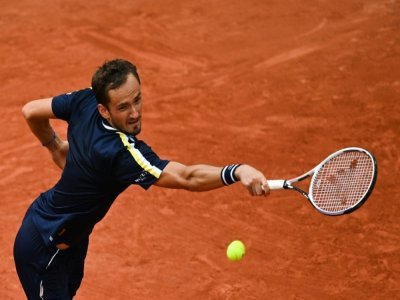 Le Russe Daniil Medvedev face à l'Américain Reilly Opelka au 3e tour de Roland-Garros, le 4 juin 2021 - Anne-Christine POUJOULAT [AFP]