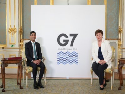 Le ministre britannique des Finances Rishi Sunak acceuille la directrice générale du FMI Kristalina Georgieva, à Londres le 3 juin 2021 à la veille du G7 Finances - HANNAH MCKAY [POOL/AFP]