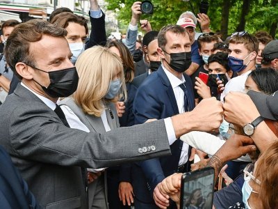 Emmanuel et Brigitte Macron le 8 juin 2021 à Valence - PHILIPPE DESMAZES [POOL/AFP]