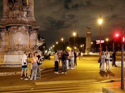 Les Invalides à Paris, dans la nuit du 11 au 12 juin 2021, après la fête dispersée par la police - GEOFFROY VAN DER HASSELT [AFP]