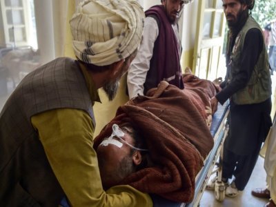 Un patient est accueilli dans une clinique sous contrôle des talibans, à Andar, en Afghanistan, le 3 juin 2021 - WAKIL KOHSAR [AFP/Archives]