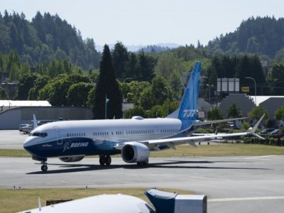 Le Boeing MAX 737-10 se prépare pour son décollage inaugural à l'aéroport de Renton, dans l'Etat de Washington, le 18 juin 2021 - STEPHEN BRASHEAR [GETTY IMAGES NORTH AMERICA/AFP]