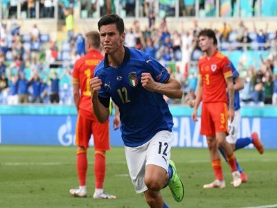 La joie du milieu de terrain Matteo Pessina, après avoir ouvert le score contre le pays de Galles, lors de la 3e journée du groupe A à l'Euro 2020, le 20 juin 2021 à Rome - ALBERTO LINGRIA [POOL/AFP]