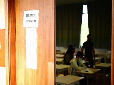 Epreuve du bac de philosophie au lycée Hélène Boucher à Paris, le 17 juin 2021 - MARTIN BUREAU [AFP]