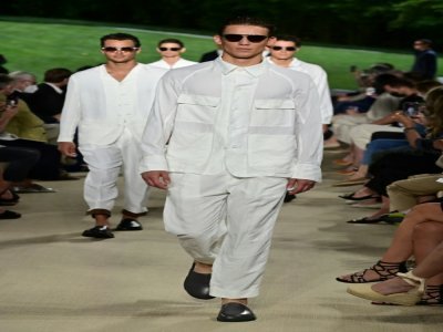 Le défilé de Giorgio Armani au quatrième jour de la semaine de la mode masculine à Milan, le 21 juin 2021 - MIGUEL MEDINA [AFP]
