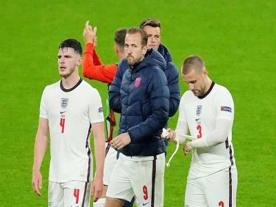 Le capitaine anglais Harry Kane, au centre de ses équippers, à l'issue du match nul contre l'Ecosse à l'Euro le 18 juin 2021 à Wembley - Matt Dunham [POOL/AFP/Archives]