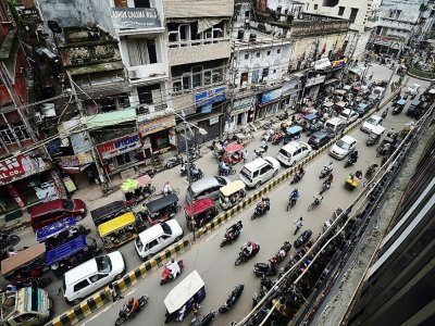 Des automobilistes bloqués dans un embouteillage après l'allègement des restrictions anti-Covid à Allahabad en Inde le 21 juin 2021 - SANJAY KANOJIA [AFP]