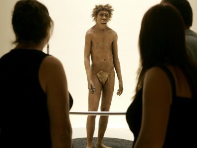 Représentation d'un homme de Néandertal, au musée national de la Préhistoire des Eyzies-de-Tayac, en juillet 2004 - PATRICK BERNARD [AFP/Archives]