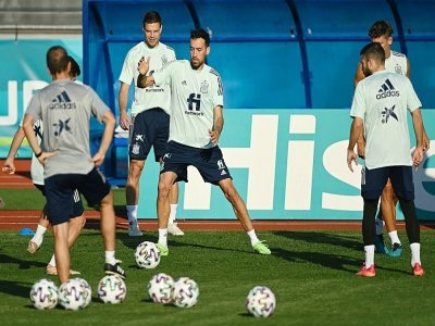 Les joueurs espagnols préparent leur quart de finale de l'Euro contre la Suisse, lors d'une séance à Saint-Pétersbourg, le 30 juin 2021 - Kirill KUDRYAVTSEV [AFP/Archives]