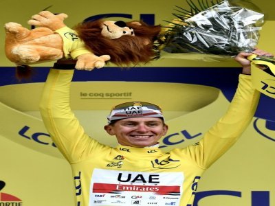 Le Slovène Tadej Pogacar conserve le maillot jaune à l'issue de la 9e étape du Tour de France, le 4 juillet 2021 à Tignes - Philippe LOPEZ [AFP]