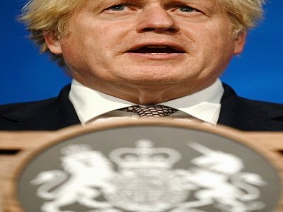 Boris Johnson fait le point sur l'assouplissement des restrictions imposées au pays au 10 Downing Street, à Londres le 5 juillet 2021 - DANIEL LEAL-OLIVAS [POOL/AFP]