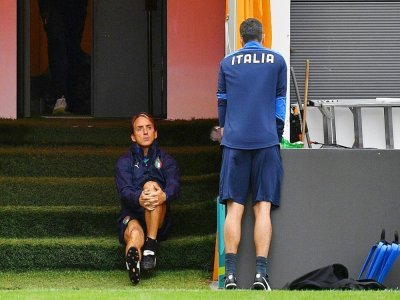 Le sélectionneur italien Roberto Mancini lors d'un entraînement au Hive Stadium de Londres le 5 juillet 2021 - JUSTIN TALLIS [AFP]