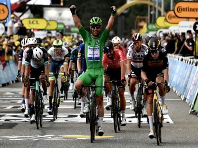 La joie du Britannique Mark Cavendish, vainqueur au sprint de la 10e étape du Tour de France, disputée entre Albertville et Valence, le 6 juillet 2021 - Philippe LOPEZ [AFP]